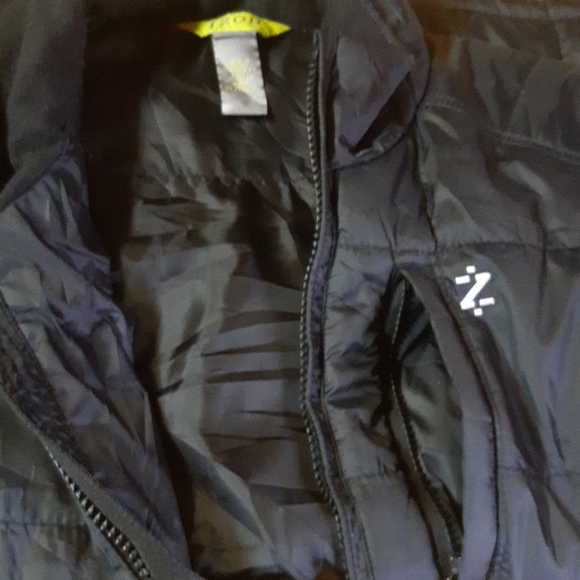 Izod vest - Picture 4 of 4